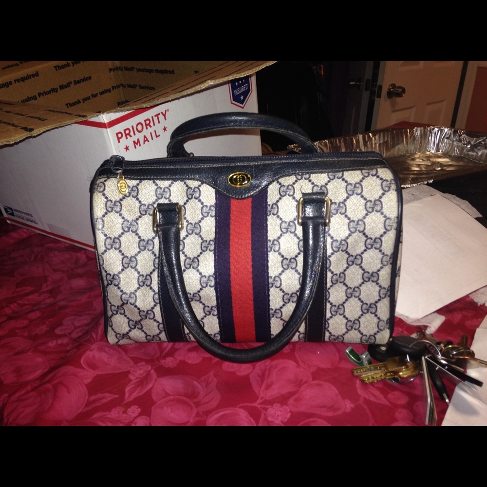 Authentic vintage gucci bag. Date code pic
